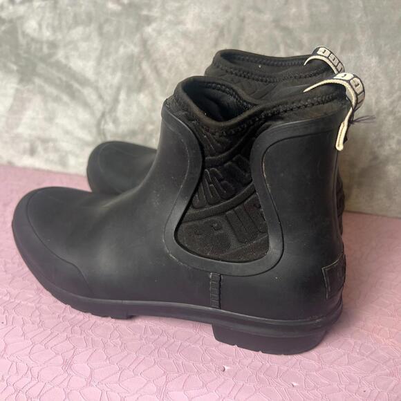 UGG Chevonne Rain Ankle Boots Womens Black Waterproof Rubber Pull On Cuban 7-8? - Picture 3 of 7